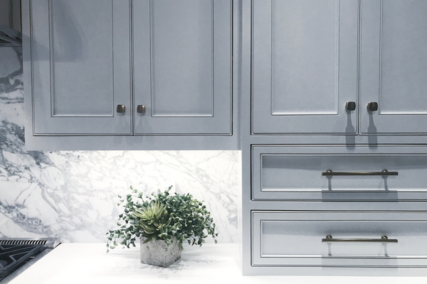 Kitchen cabinets in gray